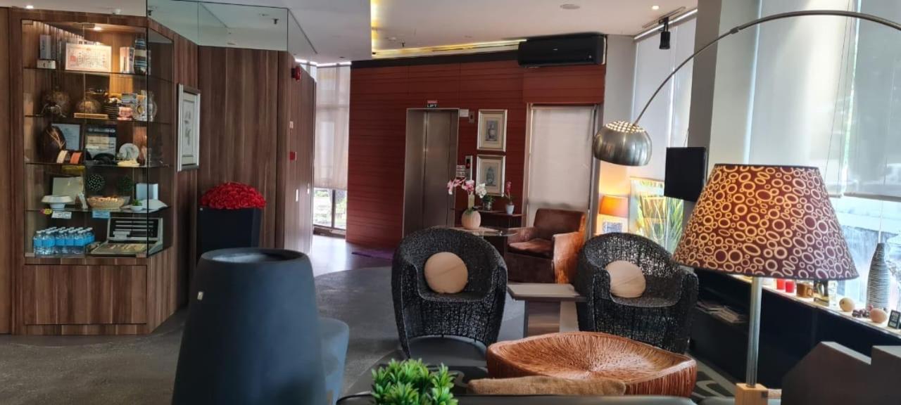 เอกซ์ทรีม บูติกโฮเต็ล Hotel เกอลวง ภายนอก รูปภาพ